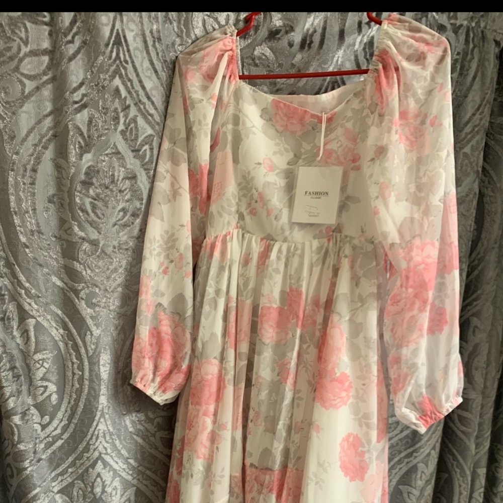 White Flowery Dress (NWT)